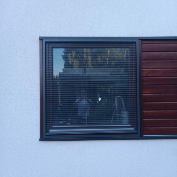 moskitiera-pionowa-do-domow-sendom-plisowana moskitiera-pionowa-do-domow-sendom-plisowana